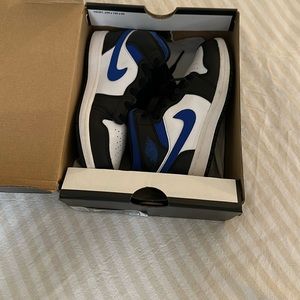 Like new, wore once. Jordan 1 MID